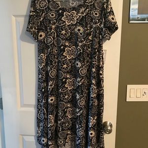 Lularoe medium Carly NWT